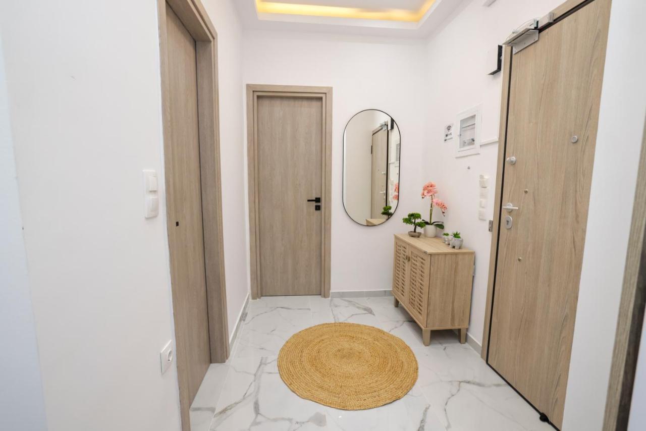 Zeos Finest Jacuzzi Suite Атина Екстериор снимка