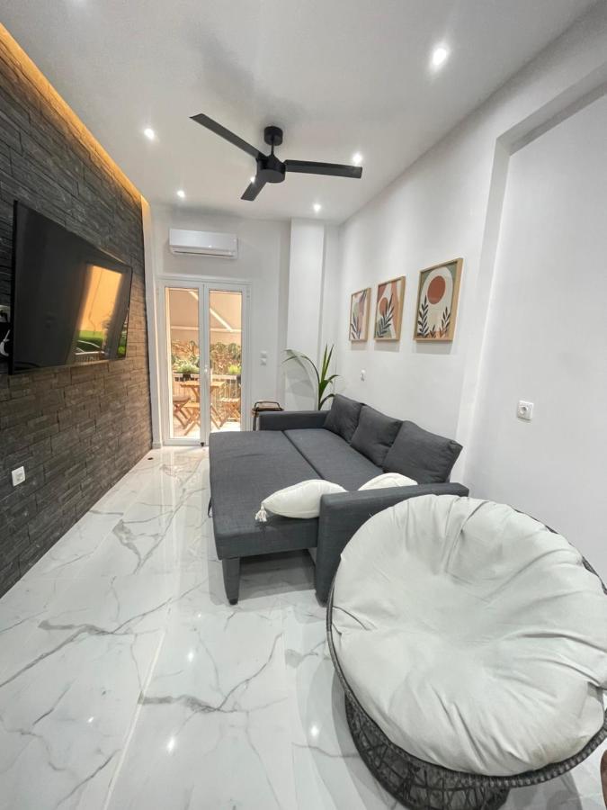 Zeos Finest Jacuzzi Suite Атина Екстериор снимка